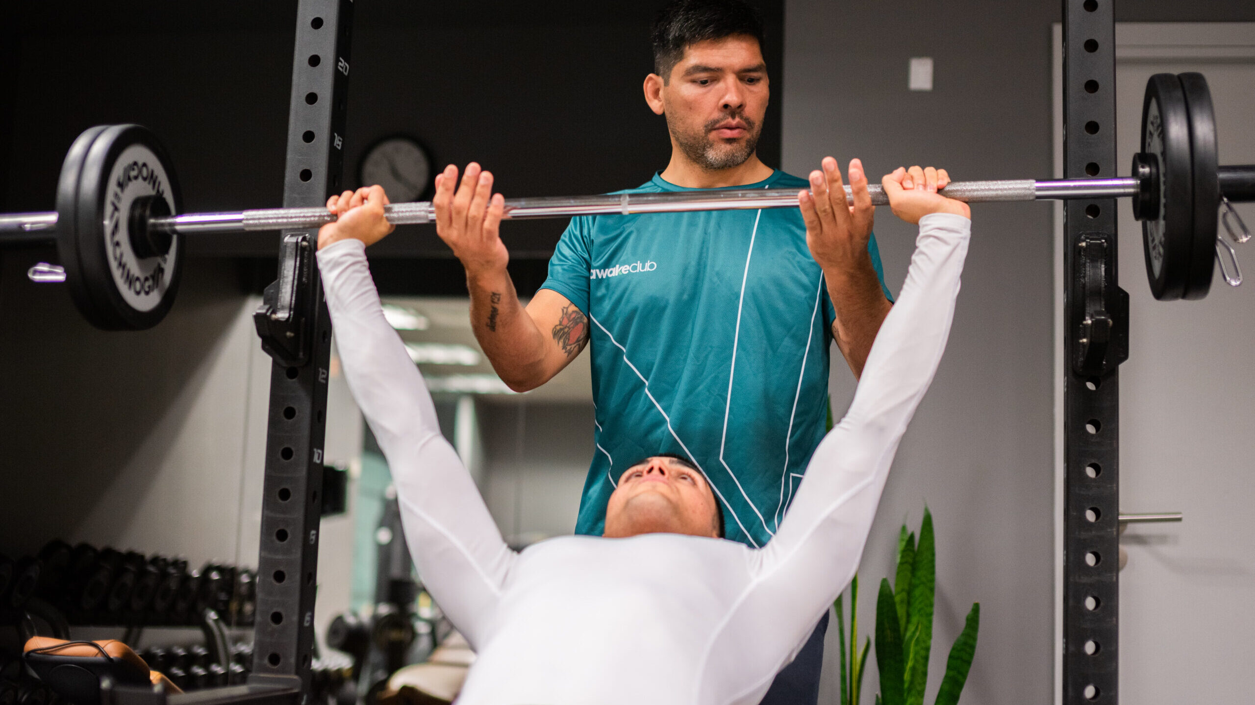 Treino de musculação awake