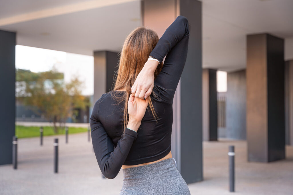 Saúde emocional e postura: o que a tua linguagem corporal diz sobre ti